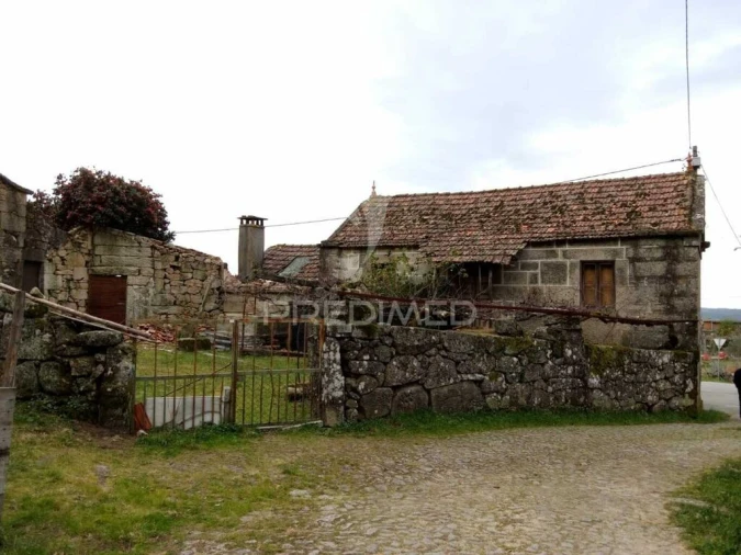 Moradia T4 para Venda em São João do Monte e Mosteirinho Foto 5