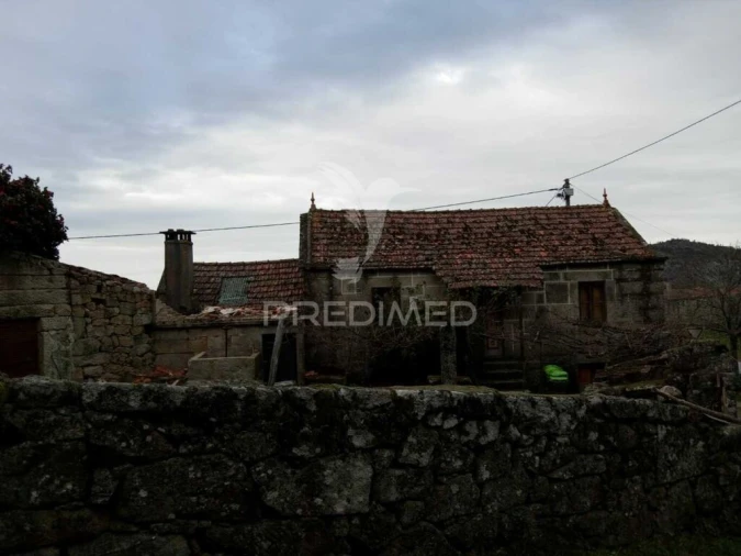 Moradia T4 para Venda em São João do Monte e Mosteirinho Foto 12