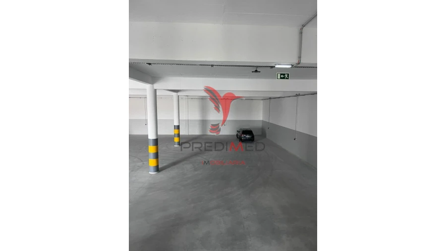 Armazém para Arrendamento em Santo António dos Cavaleiros e Frielas Foto 6