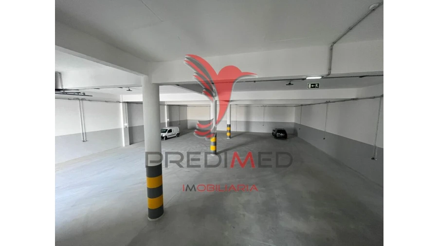 Armazém para Arrendamento em Santo António dos Cavaleiros e Frielas Foto 7