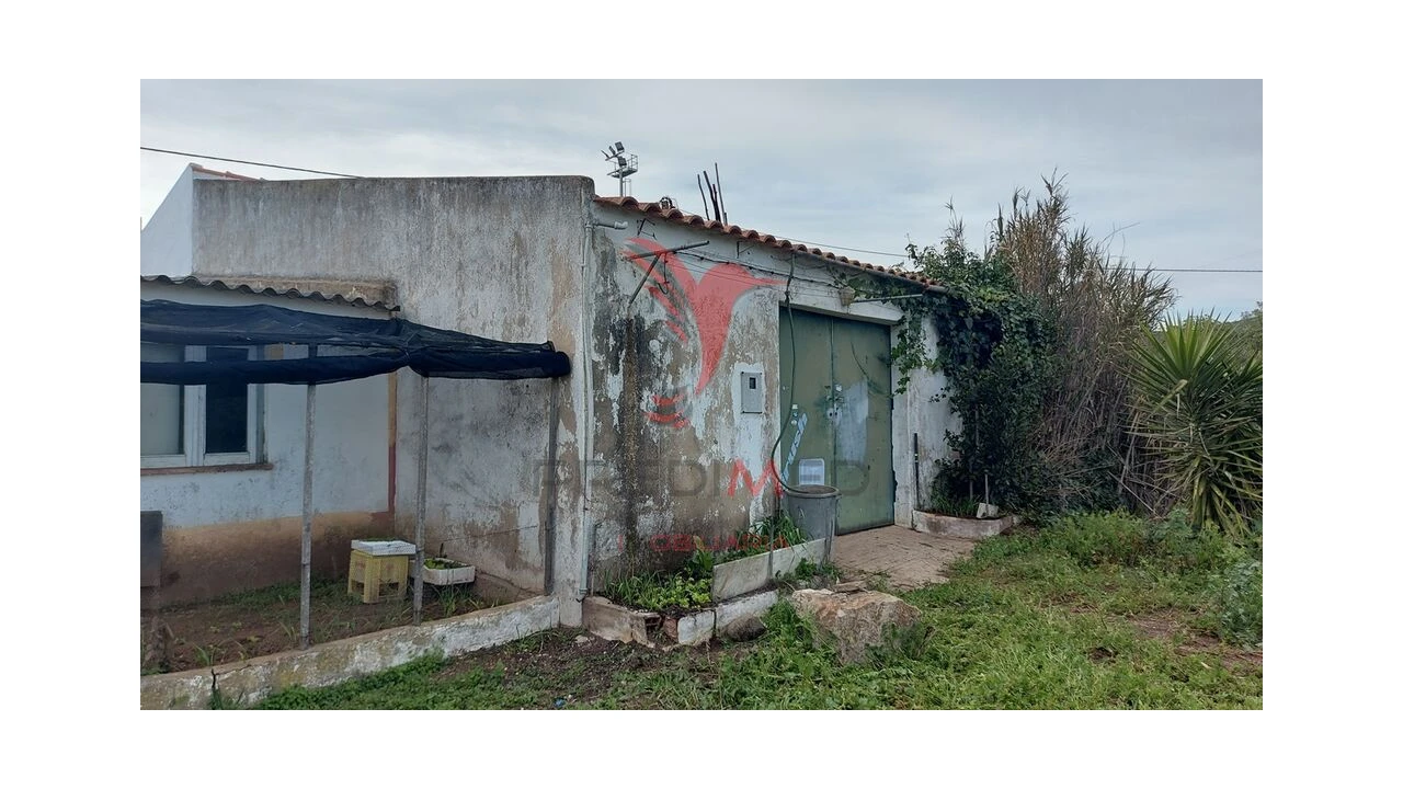 Armazém para Venda em Bensafrim e Barão de São João Foto 1