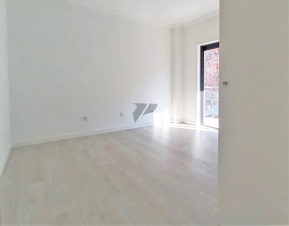 Apartamento T2 para Venda em Seixal Foto 12