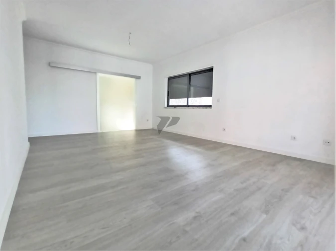 Apartamento T2 para Venda em Seixal Foto 3