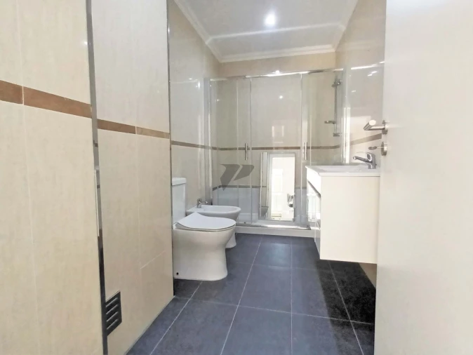Apartamento T2 para Venda em Seixal Foto 10