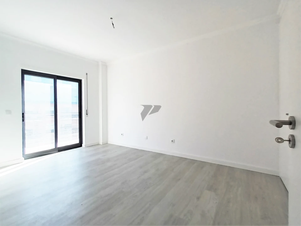 Apartamento T3 para Venda em Seixal Foto 13
