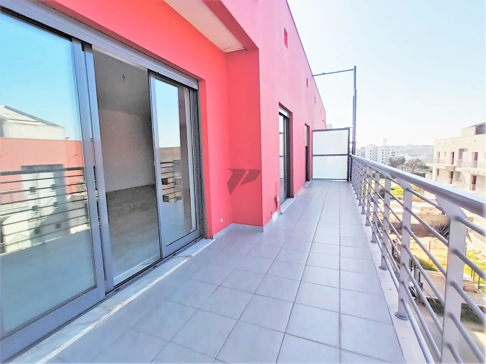 Apartamento T3 para Venda em Seixal Foto 1
