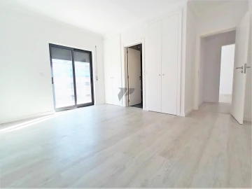 Apartamento T3 para Venda em Seixal