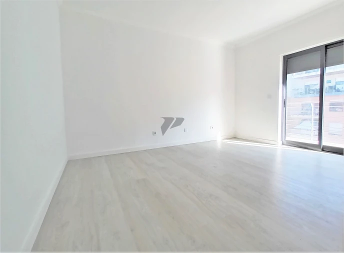 Apartamento T3 para Venda em Seixal Foto 16
