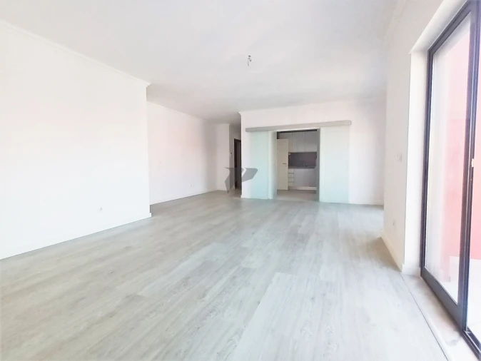 Apartamento T3 para Venda em Seixal Foto 6