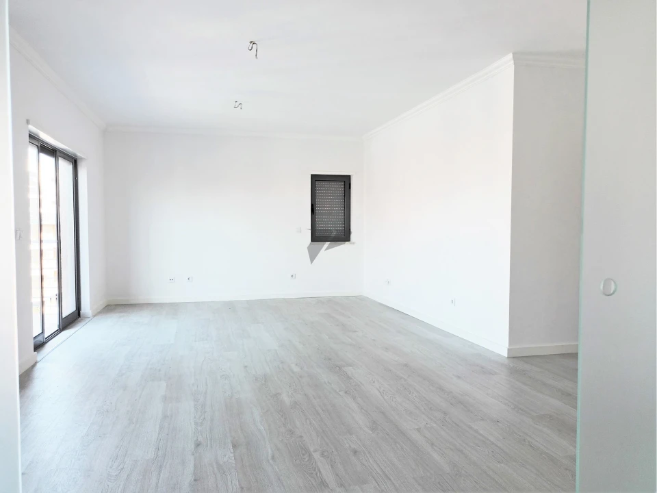 Apartamento T3 para Venda em Seixal Foto 3