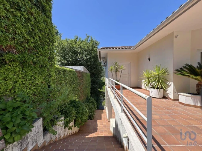 Moradia T4 para Venda em Castelões Foto 5