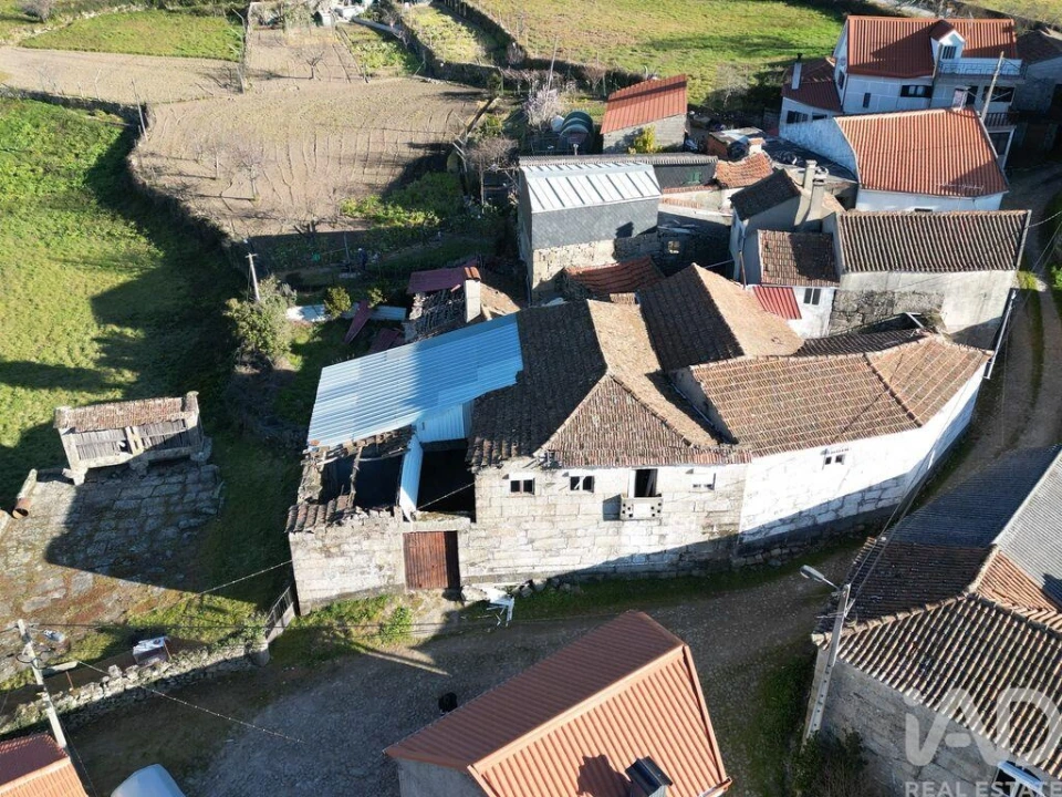 Moradia T3 para Venda em Mouçós e Lamares Foto 3