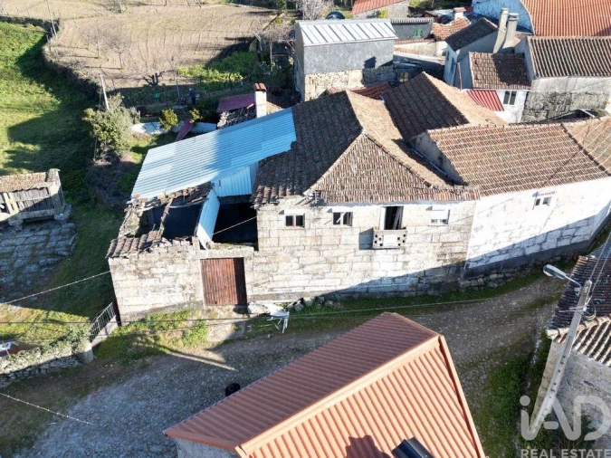 Moradia T3 para Venda em Mouçós e Lamares