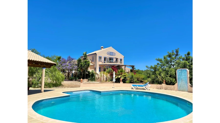 Moradia T7 para Venda em Olhão Foto 2