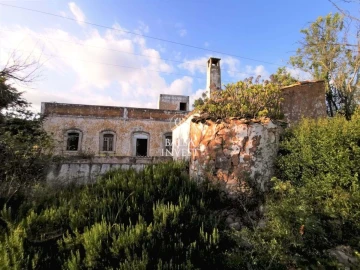 Moradia T3 para Venda em Loule (São Sebastião)