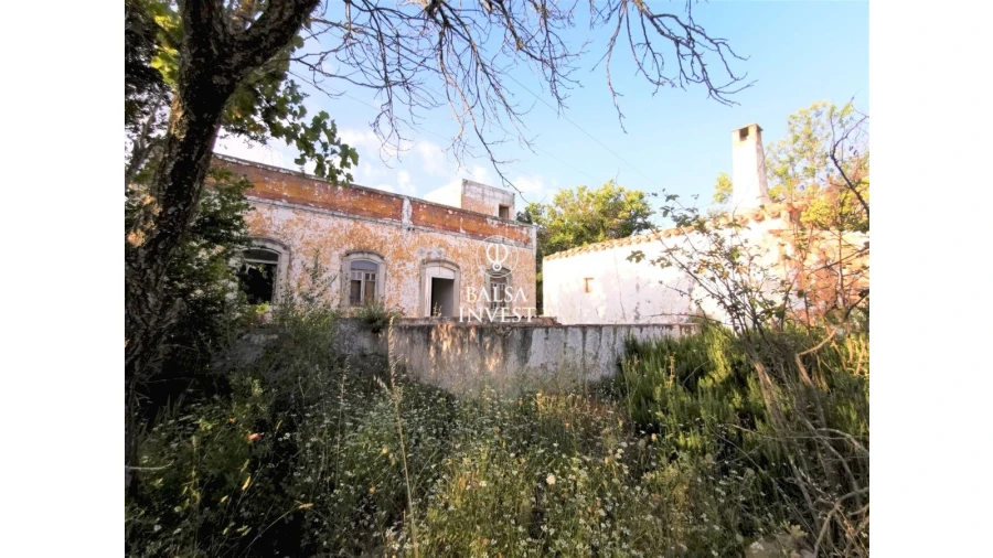 Moradia T3 para Venda em Loule (São Sebastião)