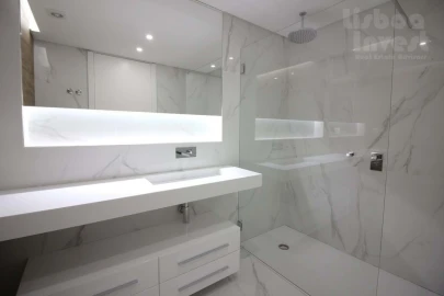 Apartamento T4 para Venda em Carcavelos e Parede