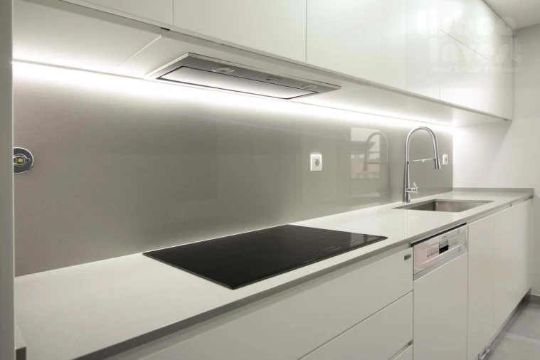 Apartamento T4 para Venda em Carcavelos e Parede Foto 15