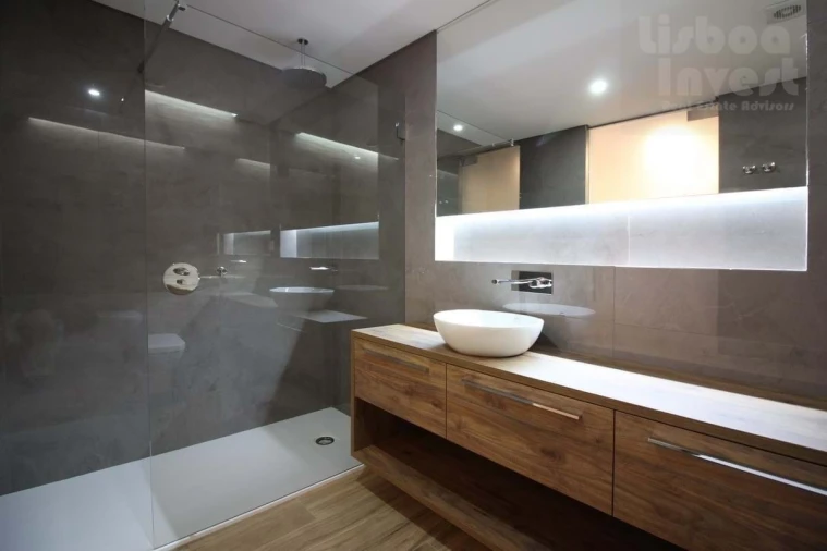 Apartamento T4 para Venda em Carcavelos e Parede Foto 7