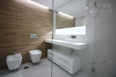 Apartamento T4 para Venda em Carcavelos e Parede