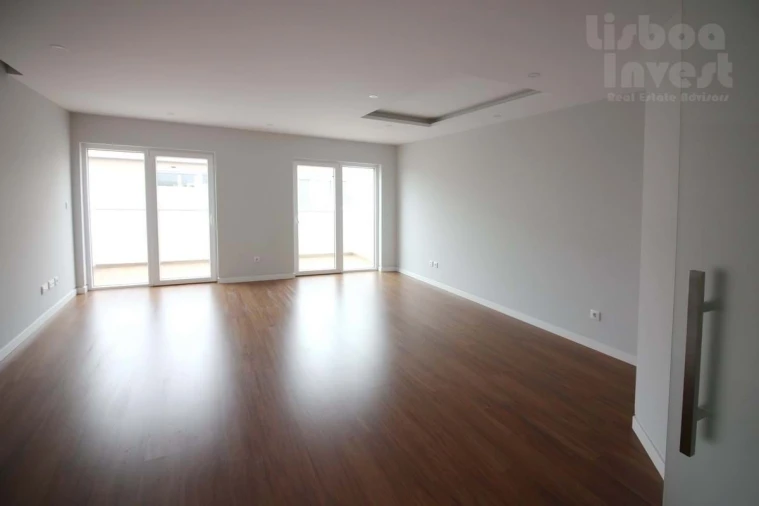 Apartamento T4 para Venda em Carcavelos e Parede Foto 11
