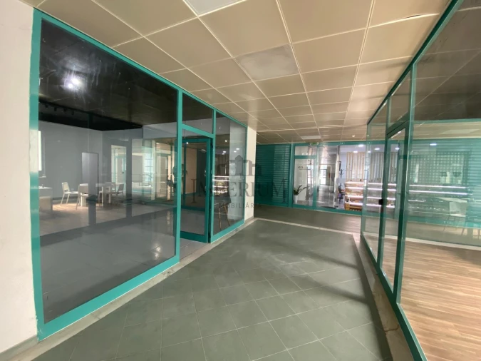 Loja para Arrendamento em Carregado e Cadafais