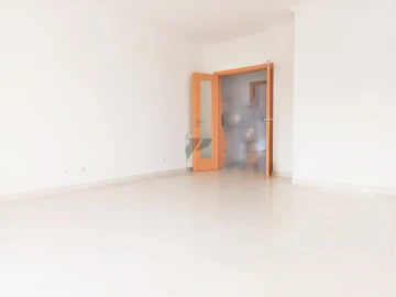 Apartamento T2 para Venda em Laranjeiro e Feijó