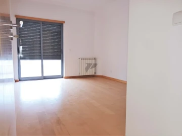 Apartamento T2 para Venda em Laranjeiro e Feijó