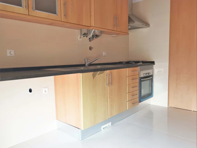 Apartamento T2 para Venda em Laranjeiro e Feijó Foto 2