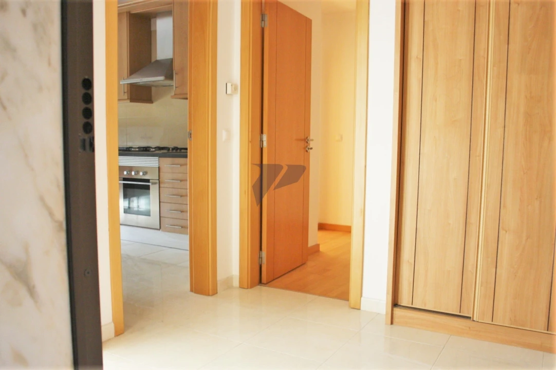 Apartamento T4 para Venda em Laranjeiro e Feijó Foto 3