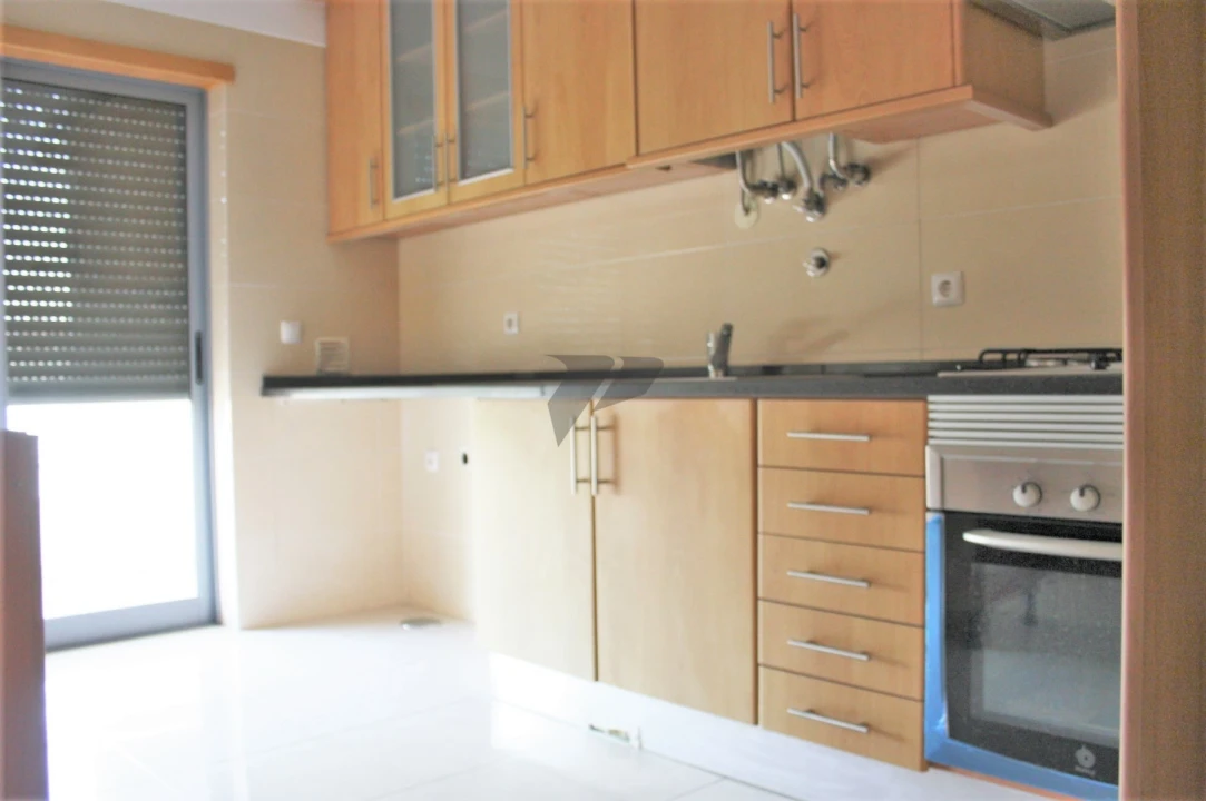 Apartamento T4 para Venda em Laranjeiro e Feijó Foto 4
