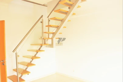 Apartamento T4 para Venda em Laranjeiro e Feijó