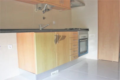 Apartamento T4 para Venda em Laranjeiro e Feijó