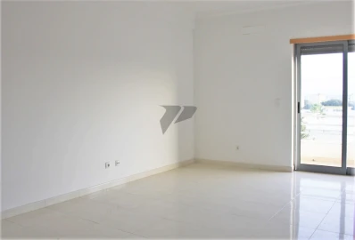 Apartamento T4 para Venda em Laranjeiro e Feijó