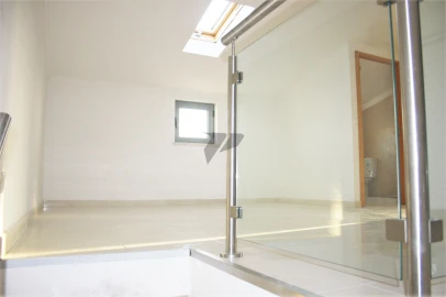 Apartamento T4 para Venda em Laranjeiro e Feijó