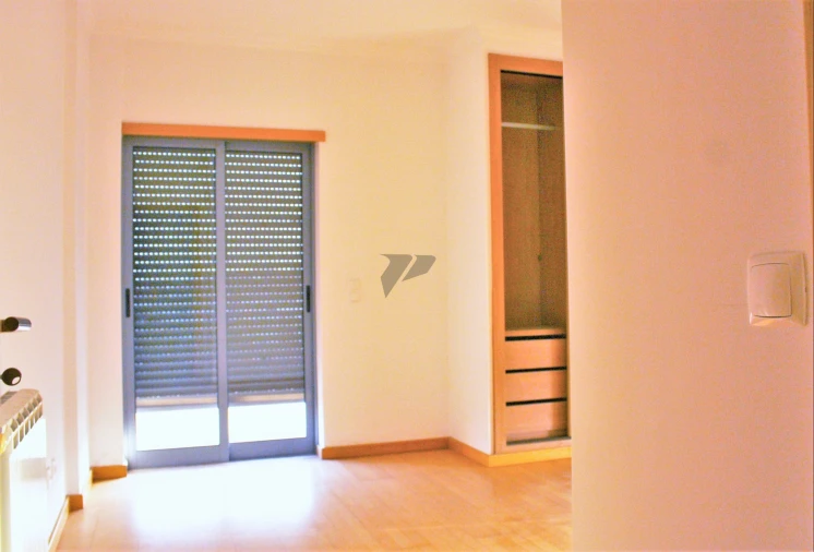 Apartamento T4 para Venda em Laranjeiro e Feijó Foto 7