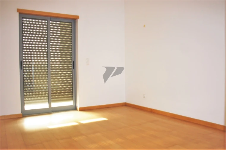 Apartamento T4 para Venda em Laranjeiro e Feijó Foto 9