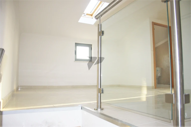 Apartamento T4 para Venda em Laranjeiro e Feijó Foto 13