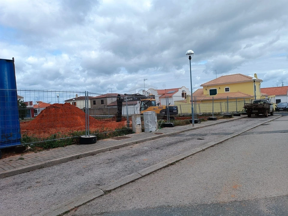 Terreno para Venda em Alvalade Foto 6