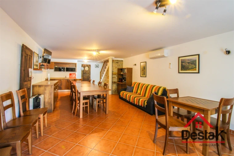 Moradia T4 para Venda em Carvalhais e Candal Foto 2