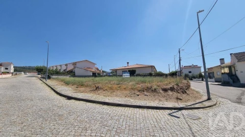 Terreno para Venda em Casas do Soeiro