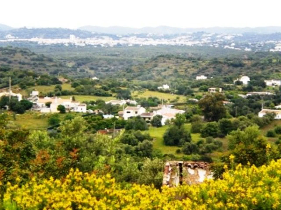 Terreno para Venda em Faro (Sé e São Pedro) Foto 1