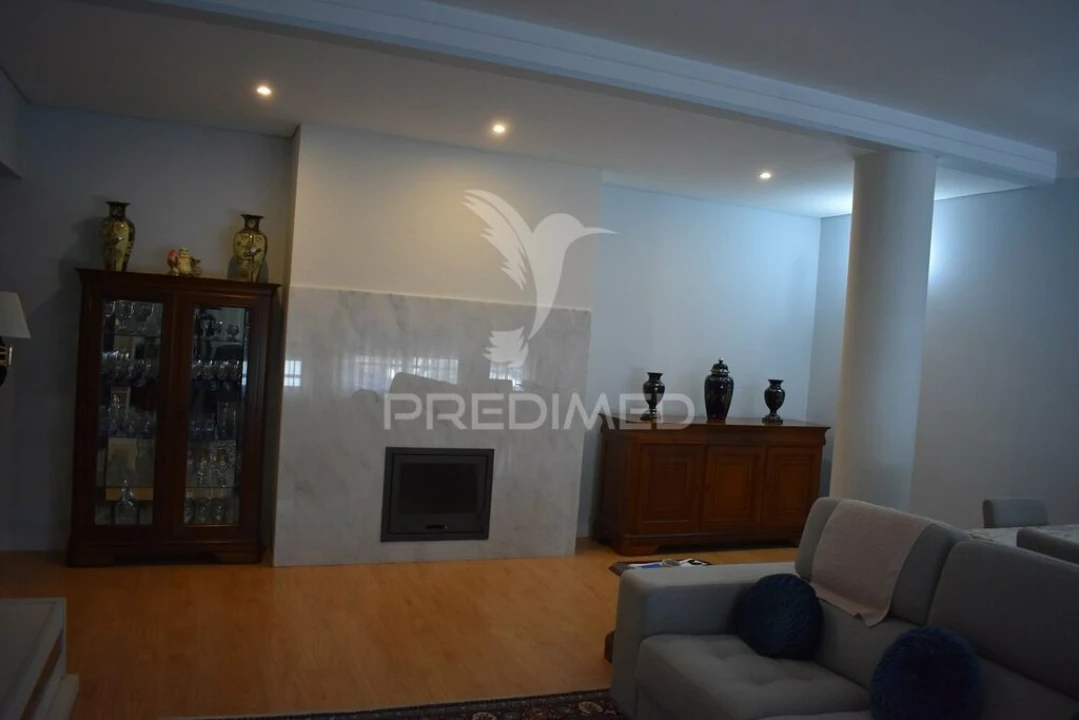 Apartamento T4 para Venda em Mafamude e Vilar do Paraíso Foto 7