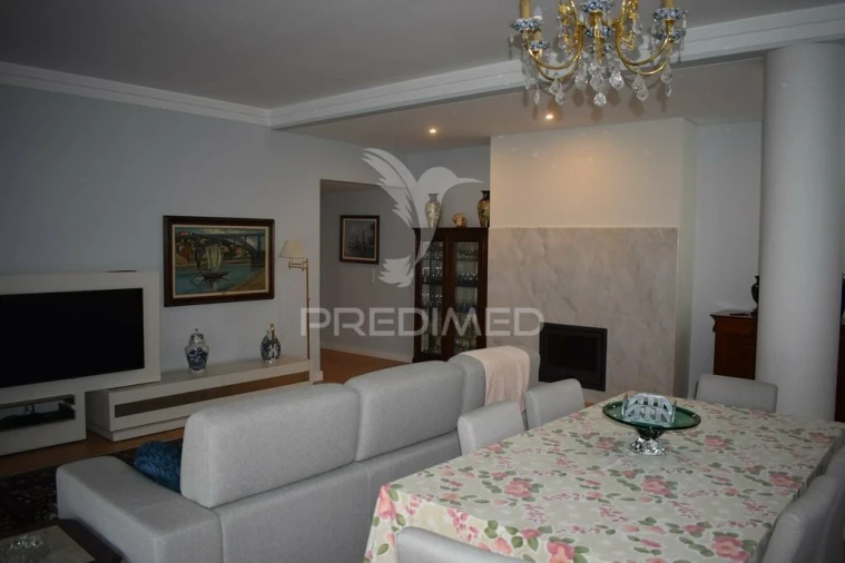 Apartamento T4 para Venda em Mafamude e Vilar do Paraíso Foto 9