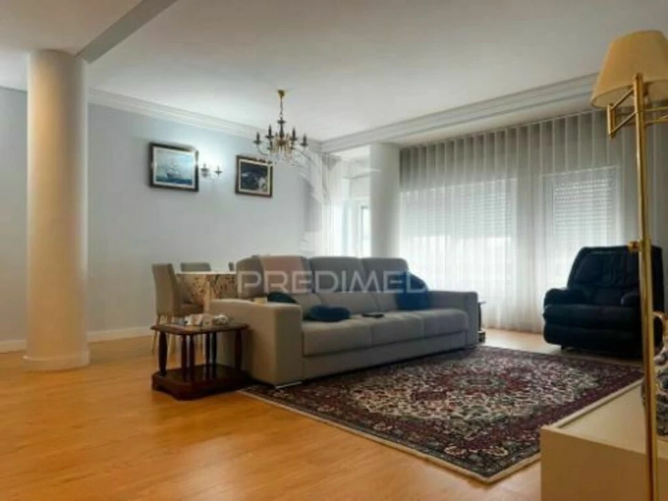 Apartamento T4 para Venda em Mafamude e Vilar do Paraíso Foto 2