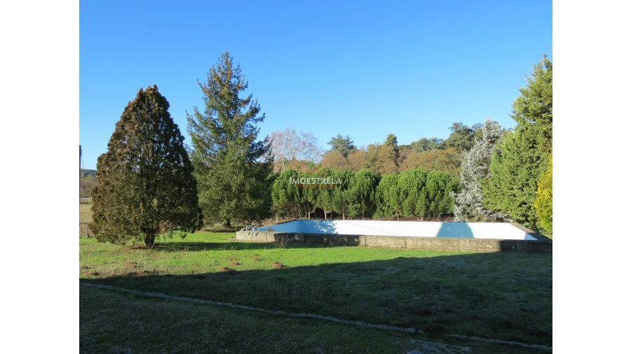 Quinta T8 para Venda em Moimenta da Serra e Vinhó Foto 9