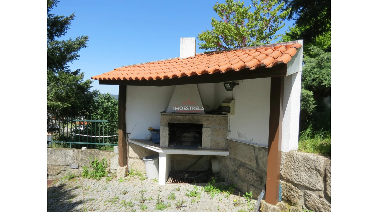 Moradia T6 para Venda em Seia, São Romão e Lapa dos Dinheiros Foto 21