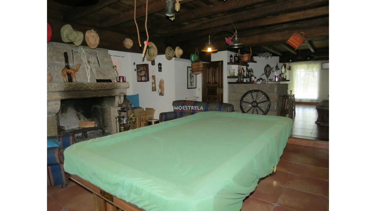 Moradia T6 para Venda em Seia, São Romão e Lapa dos Dinheiros Foto 11