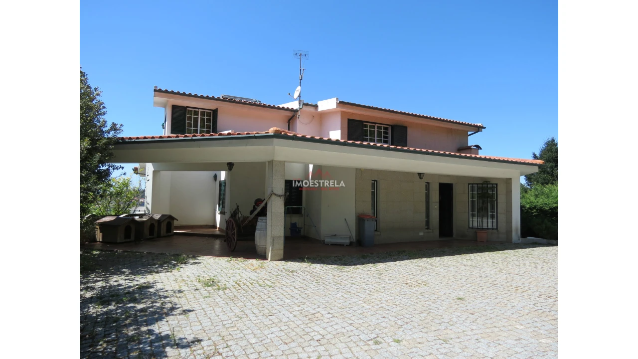 Moradia T6 para Venda em Seia, São Romão e Lapa dos Dinheiros Foto 22