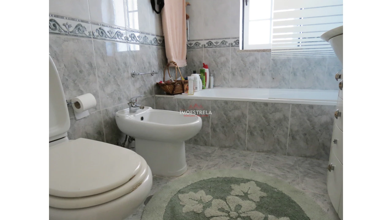 Moradia T6 para Venda em Seia, São Romão e Lapa dos Dinheiros Foto 7